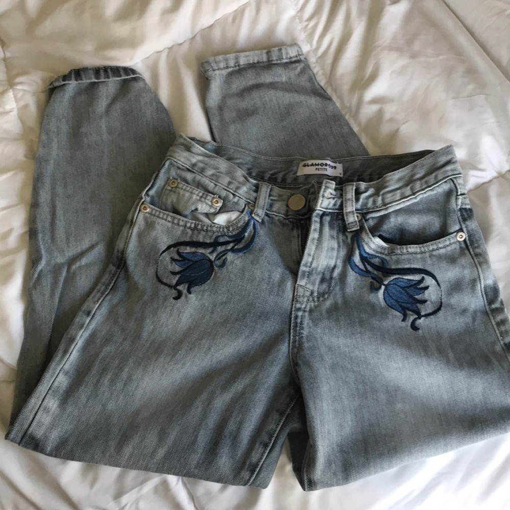 Embroidered capri jeans